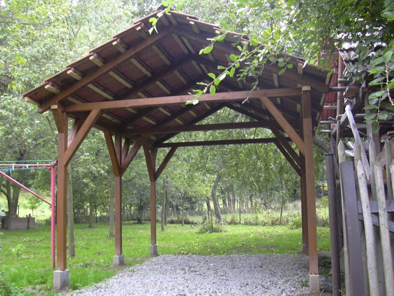 Garážový přístřešek